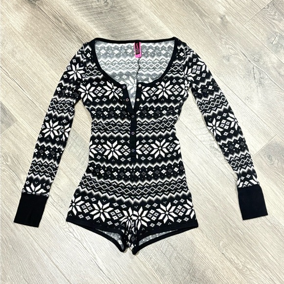 Super sexy LaSenza winter onesie - Picture 2 of 7